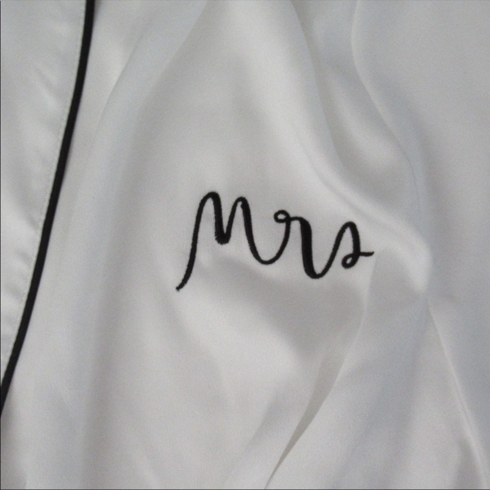 Kate Spade Mrs. Robe - Picture 3 of 4